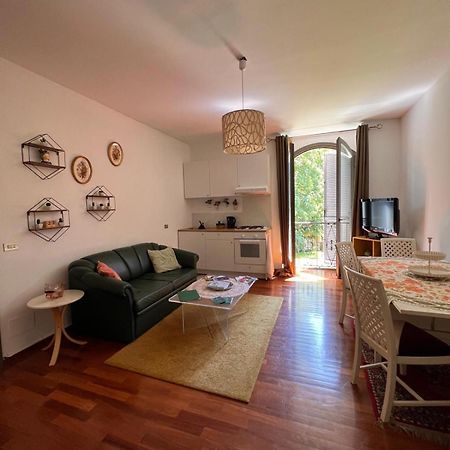 Appartamento In Villa Storica Oleggio Castello Екстериор снимка