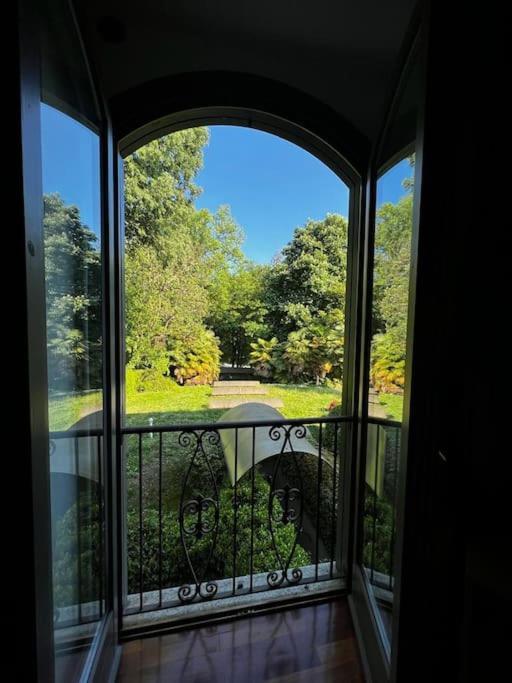 Appartamento In Villa Storica Oleggio Castello Екстериор снимка