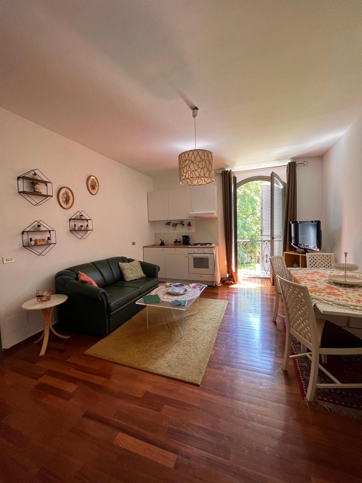 Appartamento In Villa Storica Oleggio Castello Екстериор снимка
